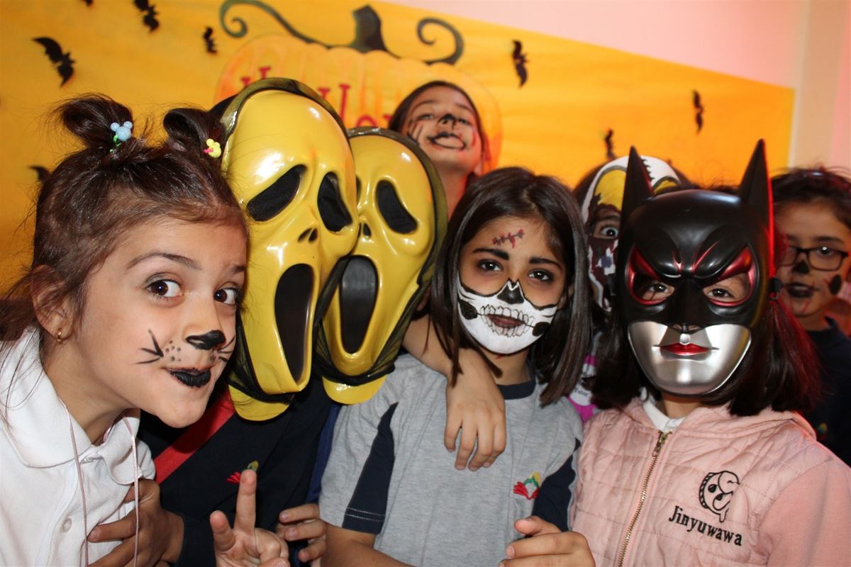 Suleimaniah Students Enjoy Halloween Party